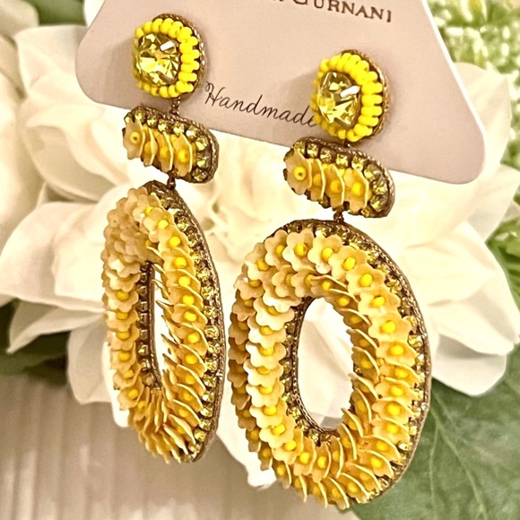 NWT Deepa Gurnani Beaded Crystal Flower Chandeliers - Picture 15 of 16